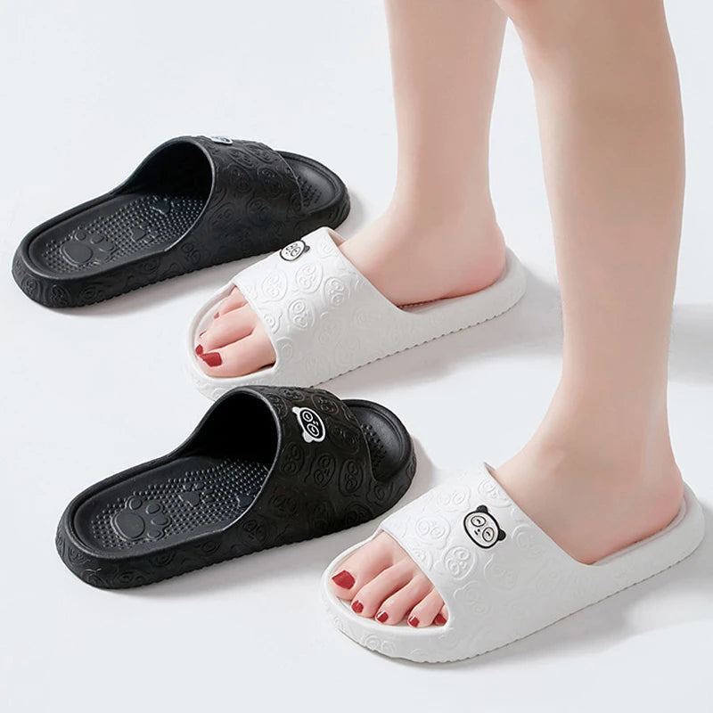 Süße Damen-Badeslipper mit Bärenmotiv | Slip&Smile